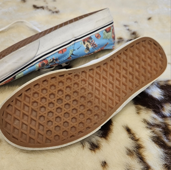 Star Wars x Vans Yoda Aloha Shoes 6.5 Womens - Picture 2 of 5